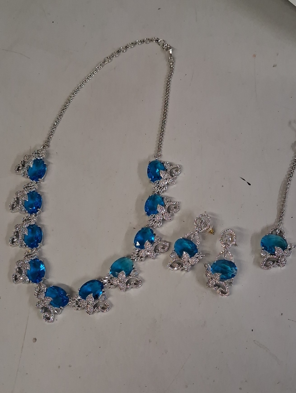 NWT Traditional Bridal Necklace Set, Blue And Silver
